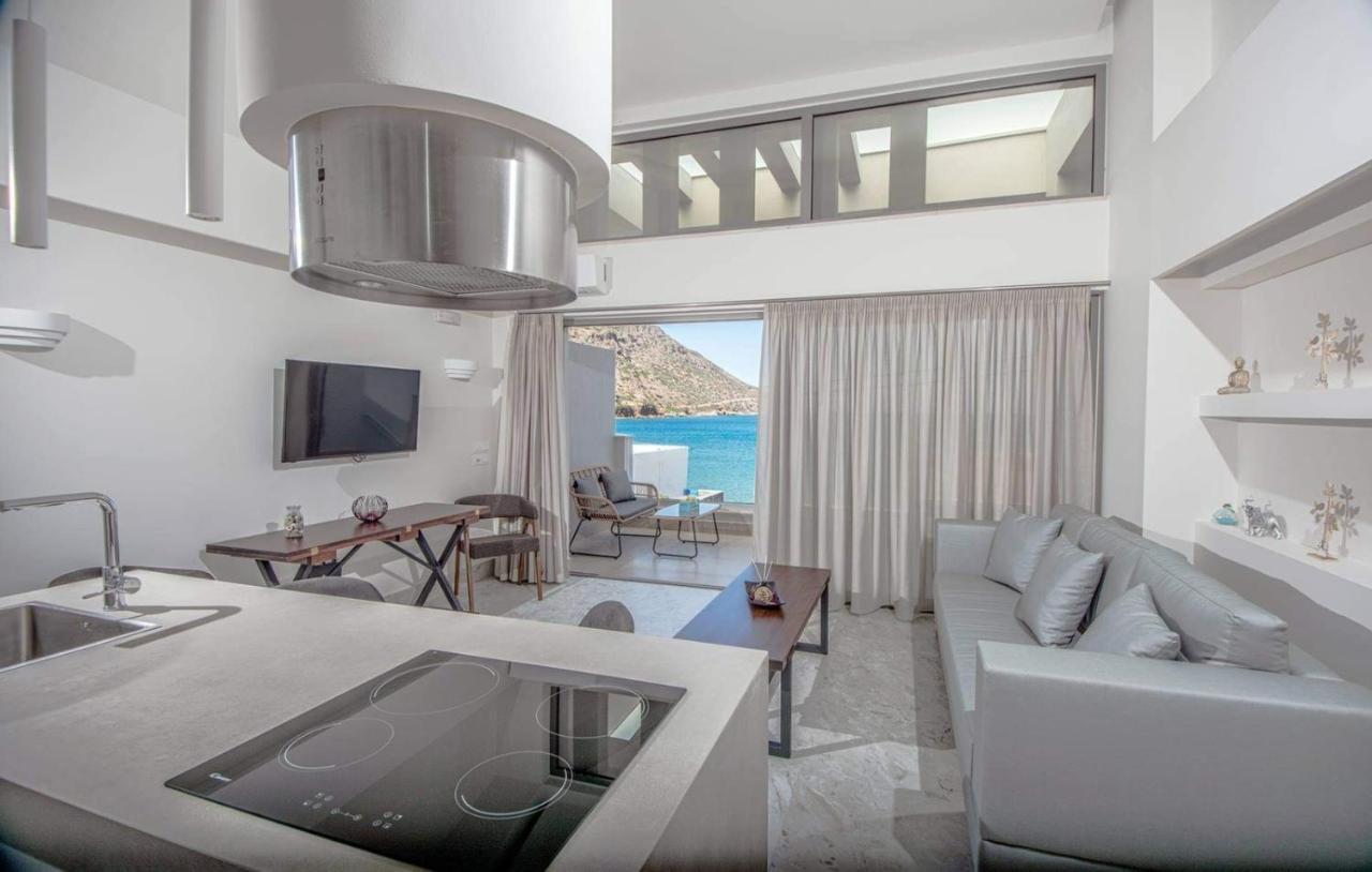 Nama Sea Side Suites Pláka Exteriör bild